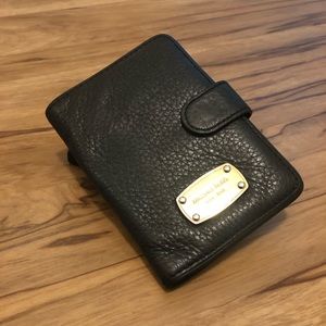 MICHAEL KORS black wallet pre-owned
